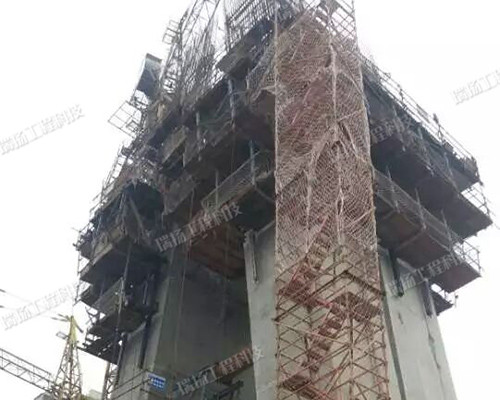 液壓自爬模板